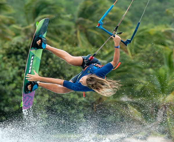 Kirsty Jones kitesurf